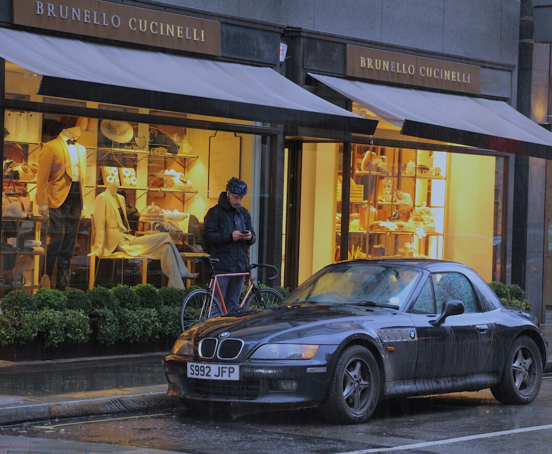 luxury boutique theft scene